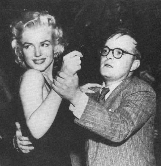 marilyn.monroe.and.truman.capote.jpg