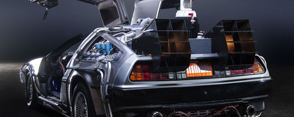 http://cdn.singularityhub.com/wp-content/uploads/2015/01/delorean-time-machine-11-1000x400.jpg