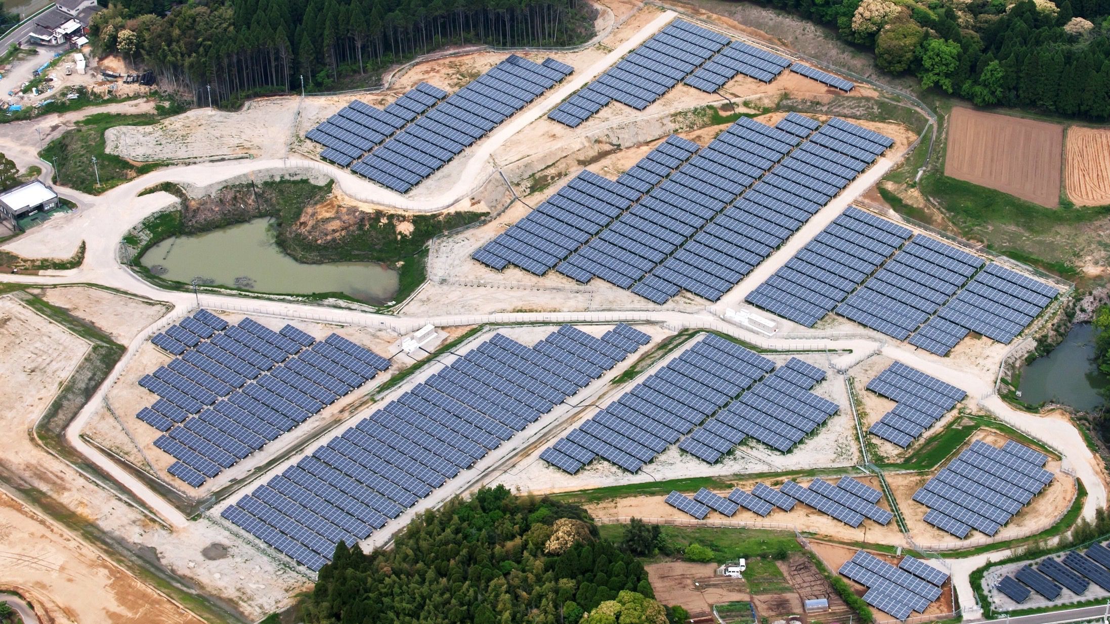 https://lifeboat.com/blog.images/japan-is-building-solar-energy-plants-on-abandoned-golf-courses-and-the-idea-is-spreading-steve-mollman-quartz.jpeg