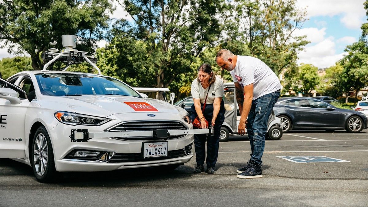 Robo-Taxis Are Driving Around a Retirement Community, and That’s a ...