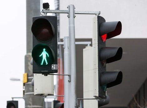 do pedestrian traffic lights have cameras