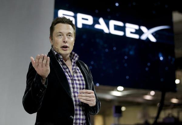 Billionaire Musk Likes Solar Energy and Putting Humans on Mars, But Says We Must Be Careful With Artificial Intelligence