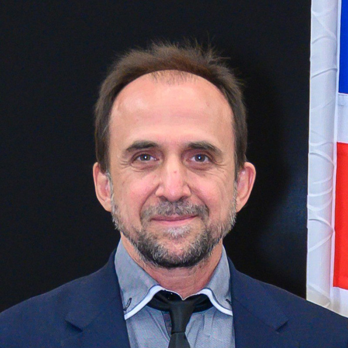 Professor Daniel Mu&ntilde;oz-Esp&iacute;n