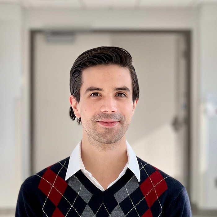 Dr. Jos&eacute; Navarro Betancourt